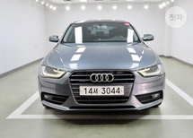 아우디 A4 4세대 2.0 TDI 콰트로 B8 차량 이미지