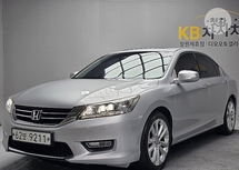 권두현 인증딜러의 판매 중인 어코드 9세대 3.5 중고차