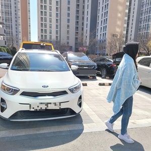 김현범 인증딜러의 기아 스토닉 중고차 후기 사진
