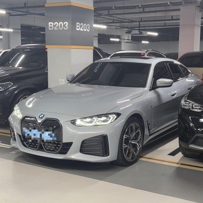 정혜성 인증딜러의 BMW i4 중고차 후기 사진